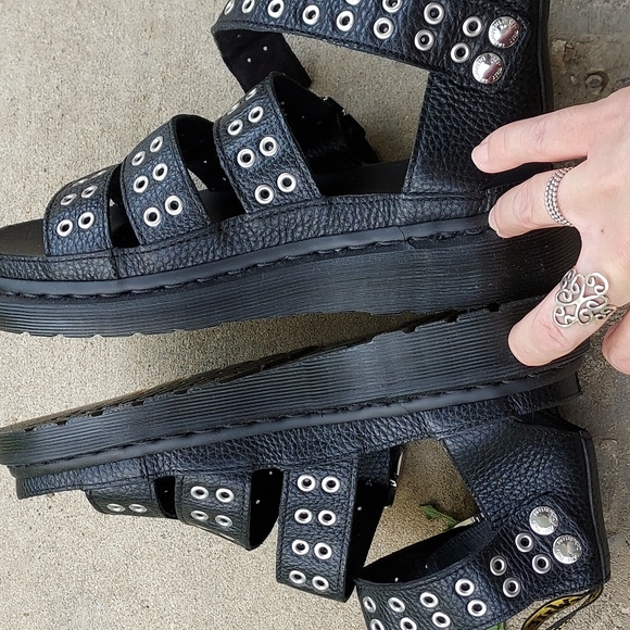 🖤NEW Dr. Martens Clarissa Hardware Sandal US7/UK5🖤 - Picture 8 of 11